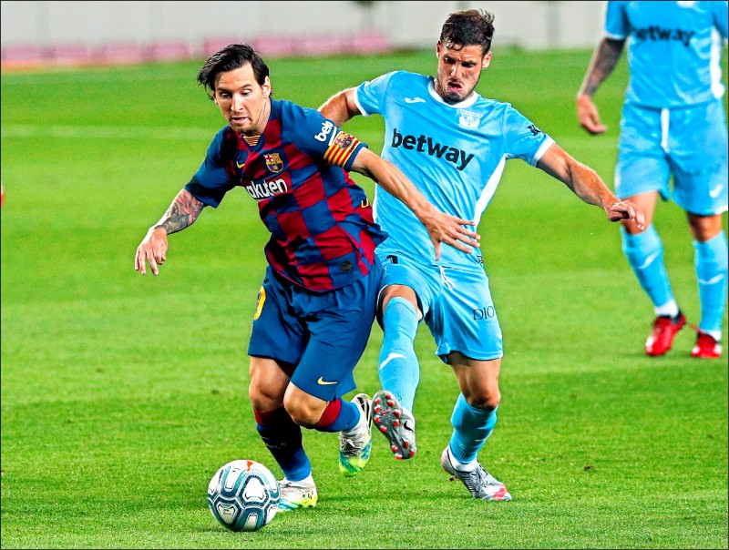 南野拓实：佐野海舟的传球很棒；我们本场战术重点就是抢开局