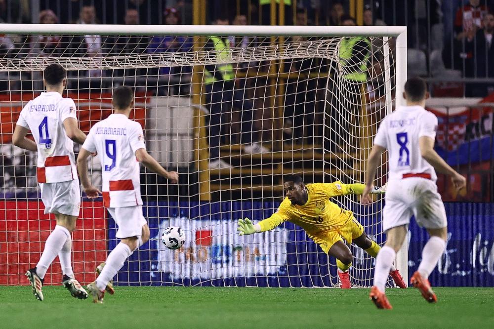 大连英博外援拉布亚德离队，本赛季表现起伏，遭质疑，终与俱乐部解约。